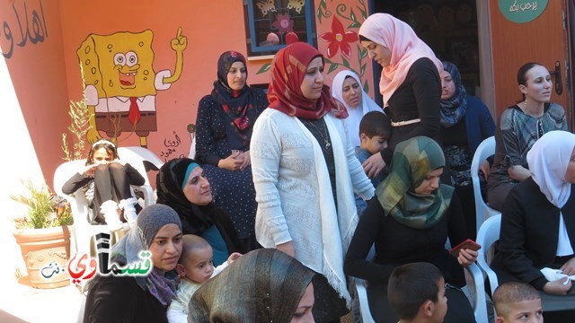 كفرقاسم – فيديو: بساتين الامل, السلام , والمحبة تحتفل بعيد الام على انغام عمو انس وجوقته ..